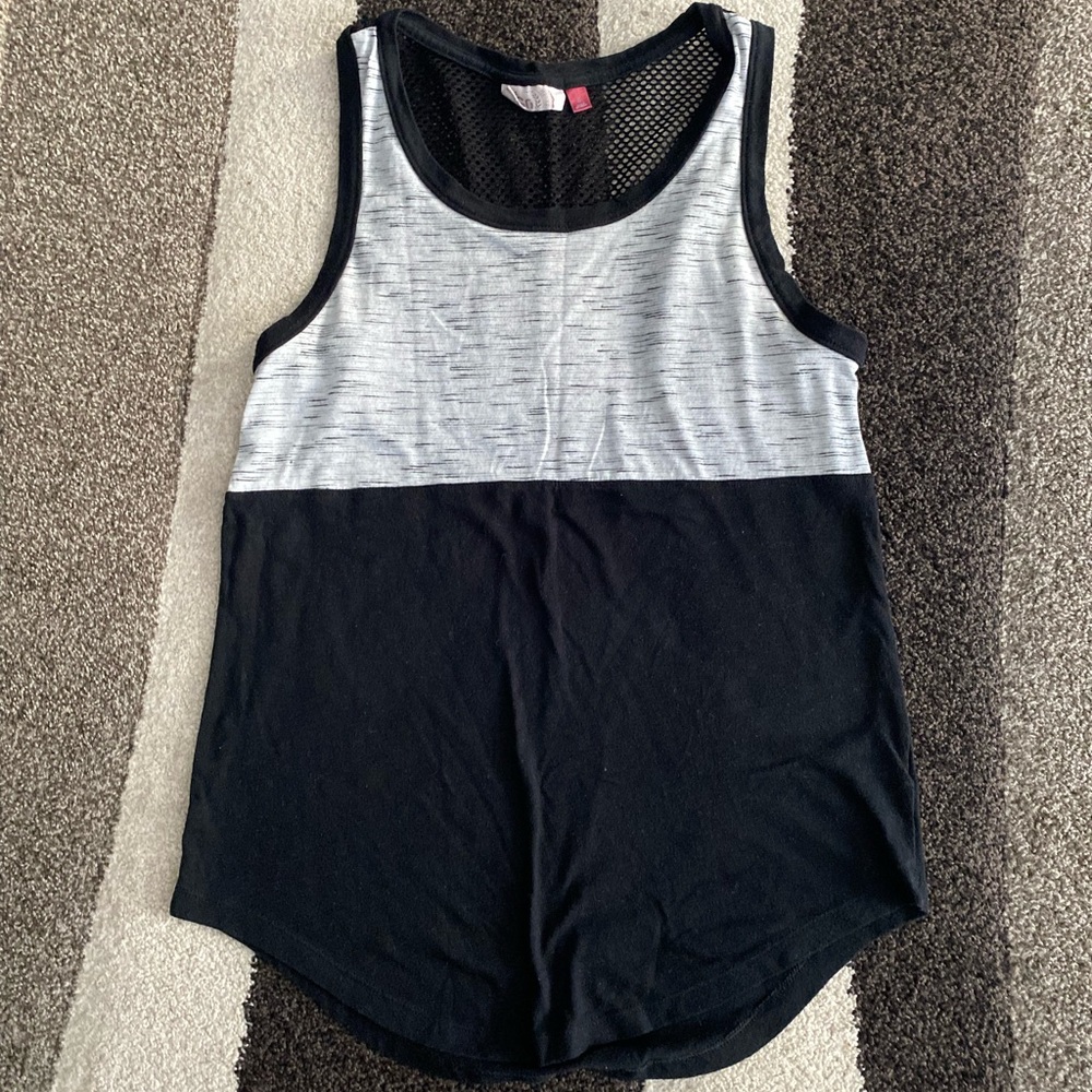 SO women’s Mesh black and gray tee